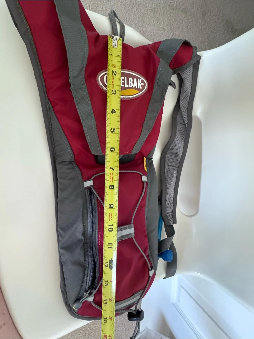 CamelBak Classic Hydration Pack Backpack Hiking Trail MTB Cycling Red Gray EUC